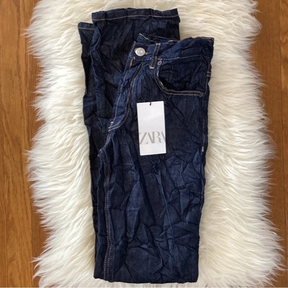 Zara Wrinkle Effect Low-Rise Straight Jeans in Rinse Wash